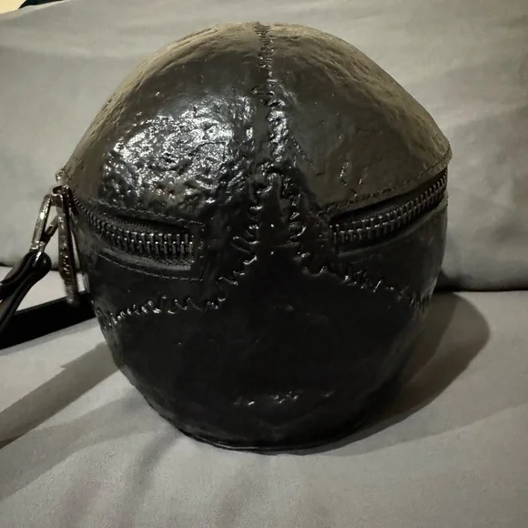 Killstar Gravedigger Skull Crossbody - Picture 3 of 7